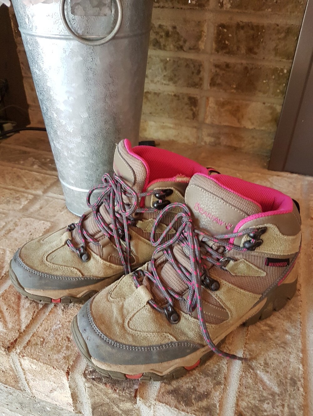 Women’s Bearpaw Corsica Waterproof Hiking Boots Taupe & Pink Size 7